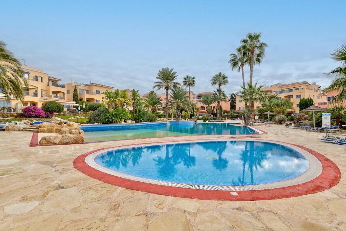 Limnaria Gardens Beautiful Apartment By Vichy Paphos Exterior foto