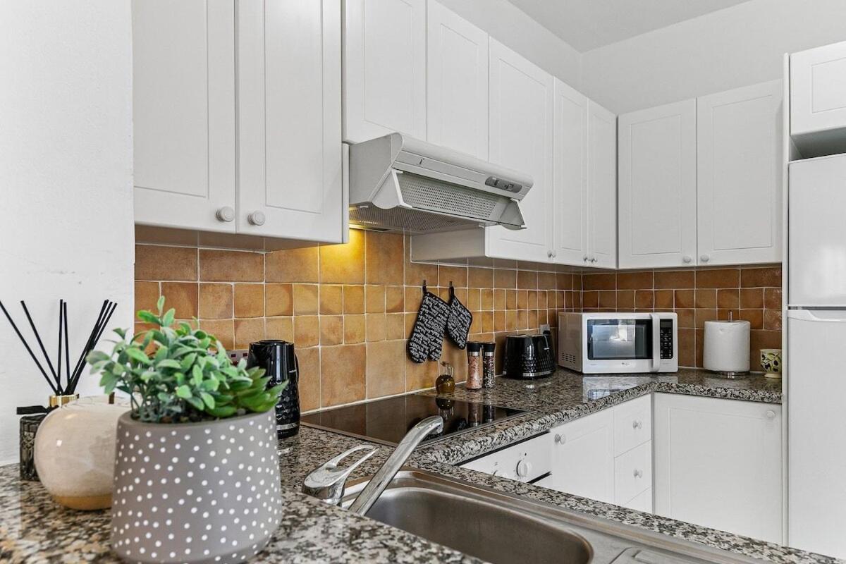 Limnaria Gardens Beautiful Apartment By Vichy Paphos Exterior foto